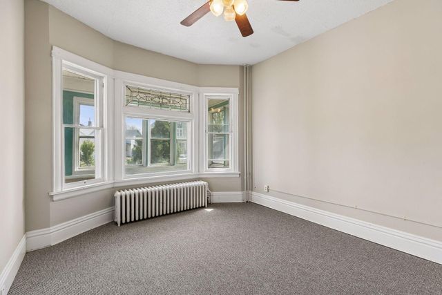 1049 7th Street W, Saint Paul, MN 55102