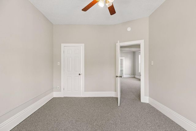 1049 7th Street W, Saint Paul, MN 55102