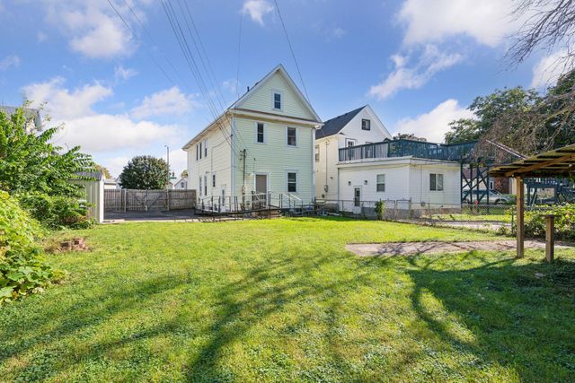 1049 7th Street W, Saint Paul, MN 55102