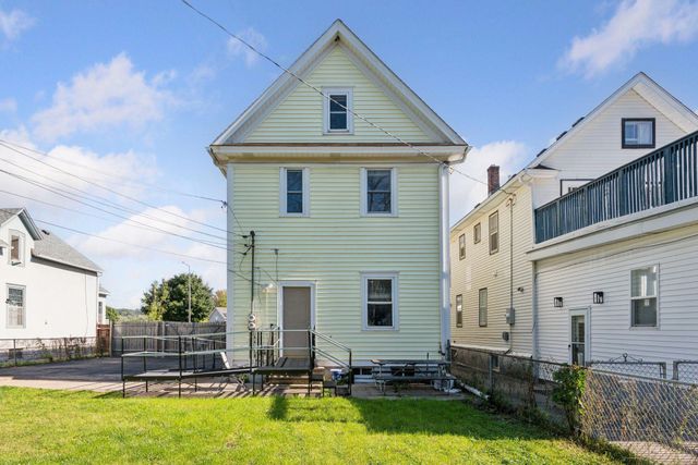 1049 7th Street W, Saint Paul, MN 55102