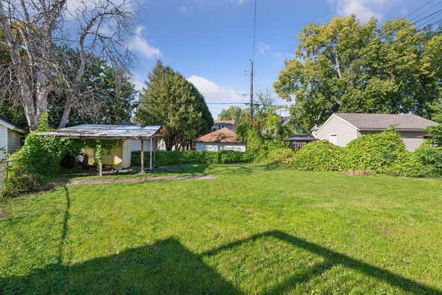 1049 7th Street W, Saint Paul, MN 55102