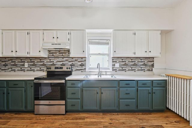 1049 7th Street W, Saint Paul, MN 55102