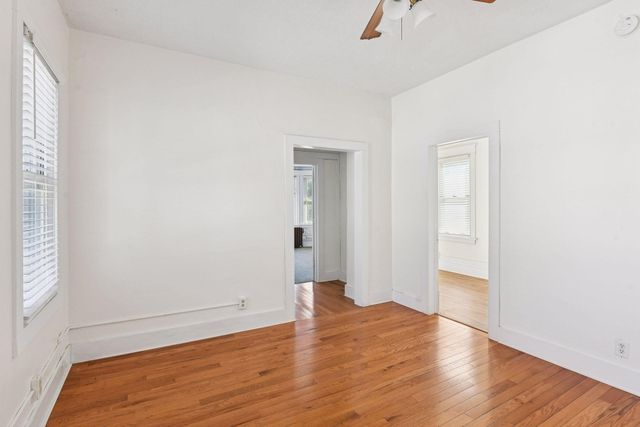 1049 7th Street W, Saint Paul, MN 55102