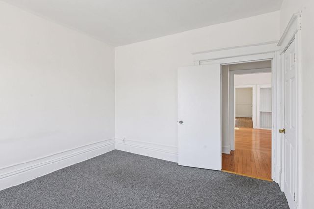 1049 7th Street W, Saint Paul, MN 55102