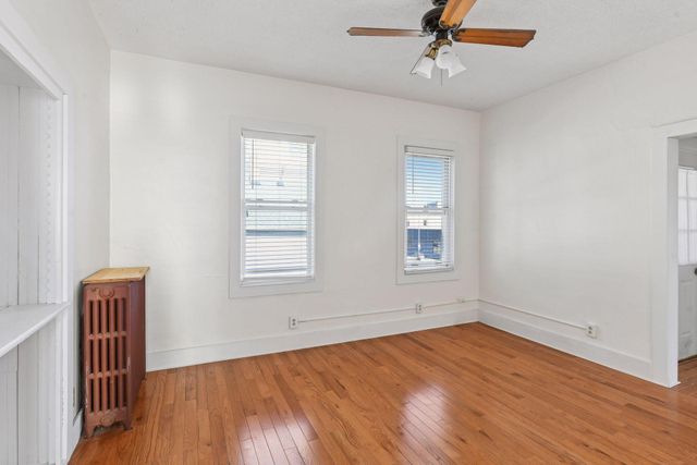 1049 7th Street W, Saint Paul, MN 55102