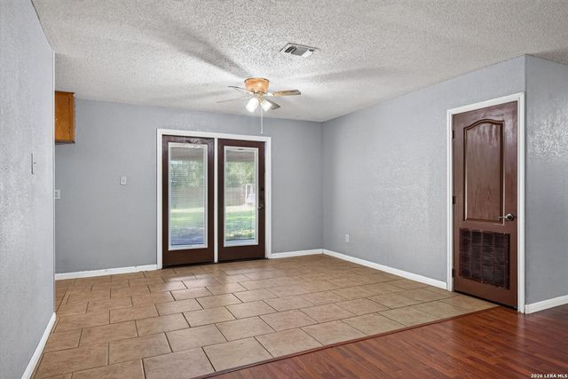 138 Bobolink Dr, New Braunfels, TX 78130