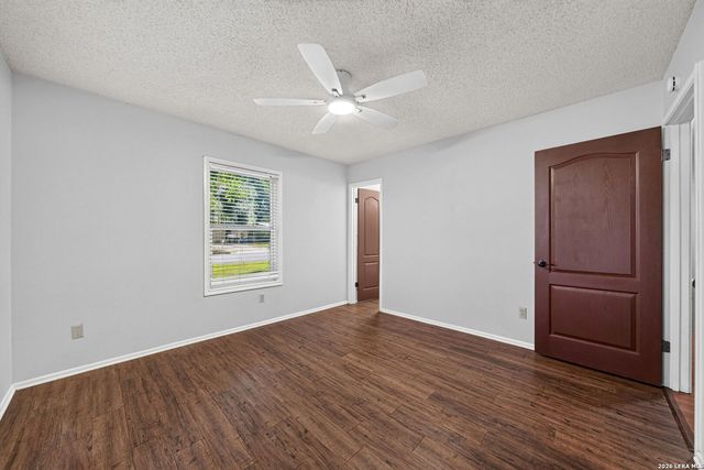 138 Bobolink Dr, New Braunfels, TX 78130