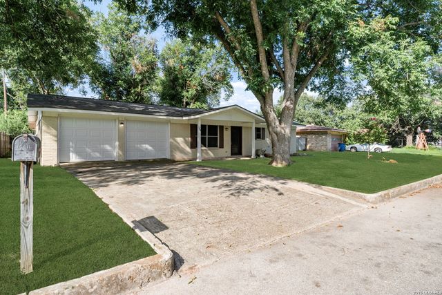 138 Bobolink Dr, New Braunfels, TX 78130