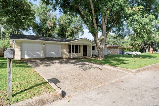 138 Bobolink Dr, New Braunfels, TX 78130