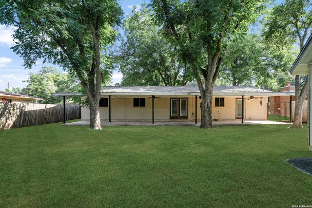 138 Bobolink Dr, New Braunfels, TX 78130