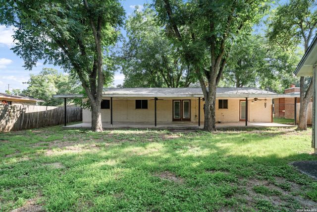 138 Bobolink Dr, New Braunfels, TX 78130