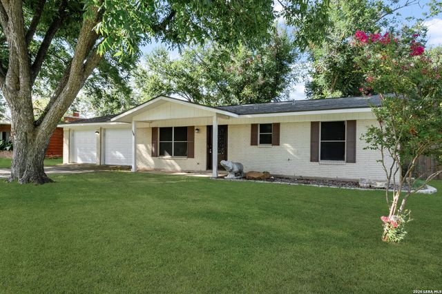 138 Bobolink Dr, New Braunfels, TX 78130