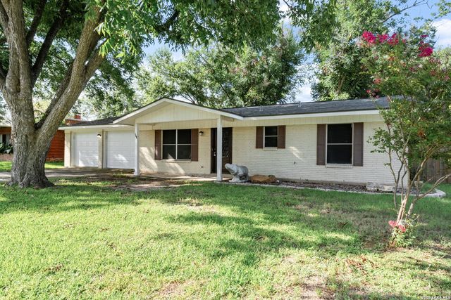 138 Bobolink Dr, New Braunfels, TX 78130