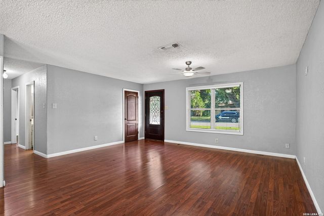 138 Bobolink Dr, New Braunfels, TX 78130