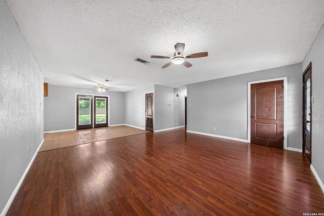 138 Bobolink Dr, New Braunfels, TX 78130