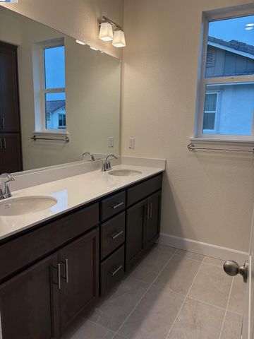 1300 Sunningdale Lane, Fairfield, CA 94533