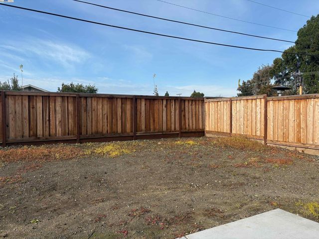 1300 Sunningdale Lane, Fairfield, CA 94533