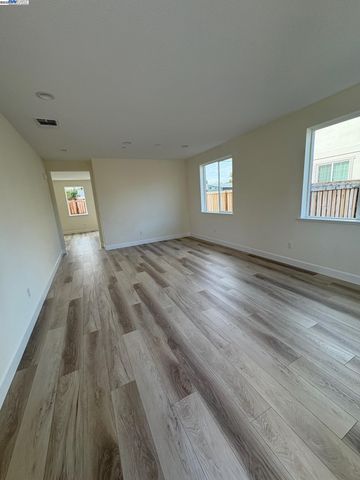 1300 Sunningdale Lane, Fairfield, CA 94533