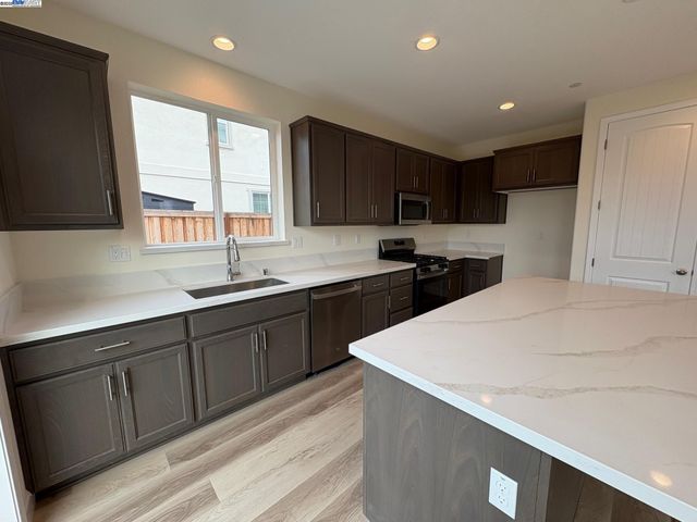 1300 Sunningdale Lane, Fairfield, CA 94533