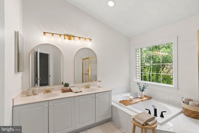 10524 JAMES WREN WAY, Fairfax, VA 22030