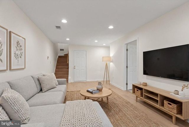 10524 JAMES WREN WAY, Fairfax, VA 22030