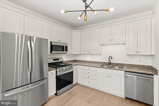 10524 JAMES WREN WAY, Fairfax, VA 22030