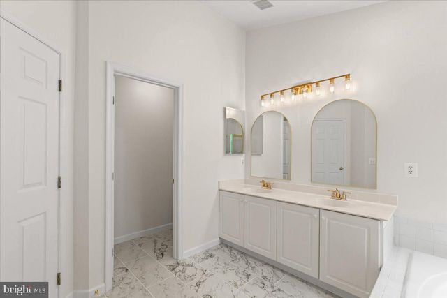 10524 JAMES WREN WAY, Fairfax, VA 22030