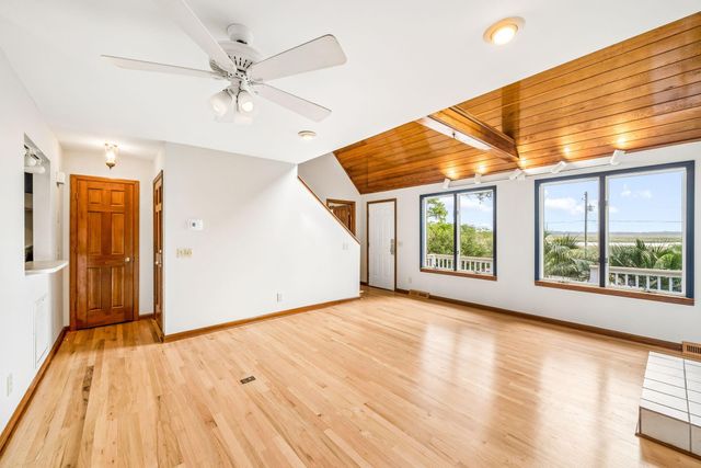 1019 Seacrest Lane, Folly Beach, SC 29439