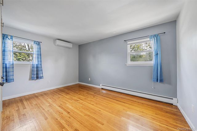 20 Rochelle Court, Amityville, NY 11701