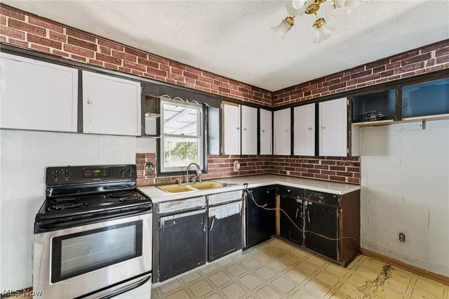 248 Menegay Road, Louisville, OH 44641