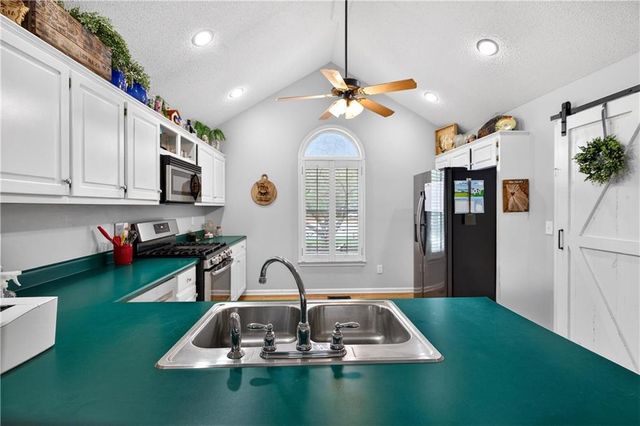 182 Suwanee Court, Senoia, GA 30276