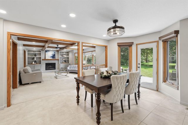 6492 N Winwood Drive, Johnston, IA 50131