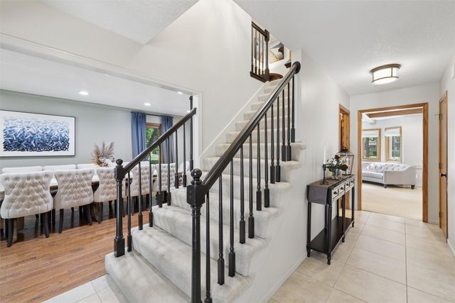 6492 N Winwood Drive, Johnston, IA 50131