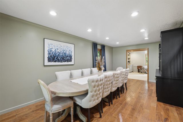 6492 N Winwood Drive, Johnston, IA 50131