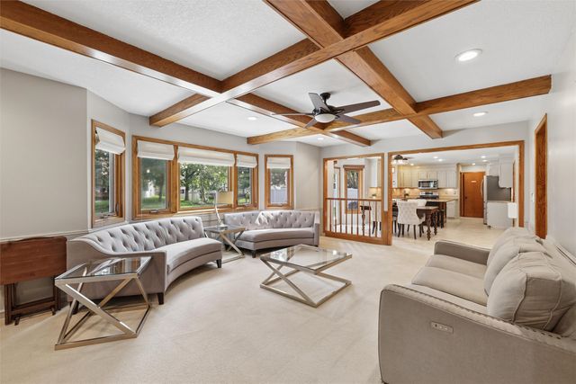 6492 N Winwood Drive, Johnston, IA 50131