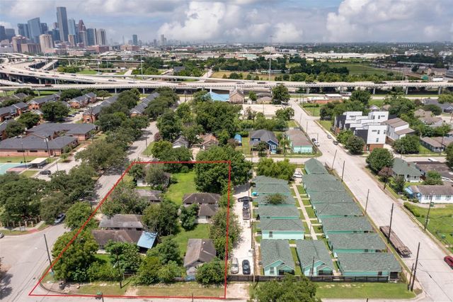 1202 Bayou Street, Houston, TX 77020
