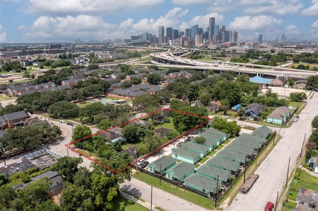 1202 Bayou Street, Houston, TX 77020
