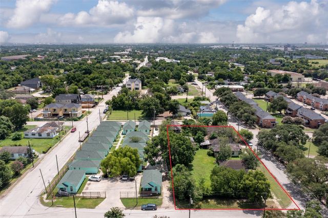 1202 Bayou Street, Houston, TX 77020