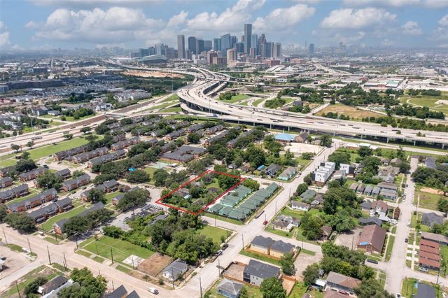 1202 Bayou Street, Houston, TX 77020