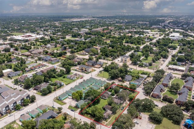 1202 Bayou Street, Houston, TX 77020
