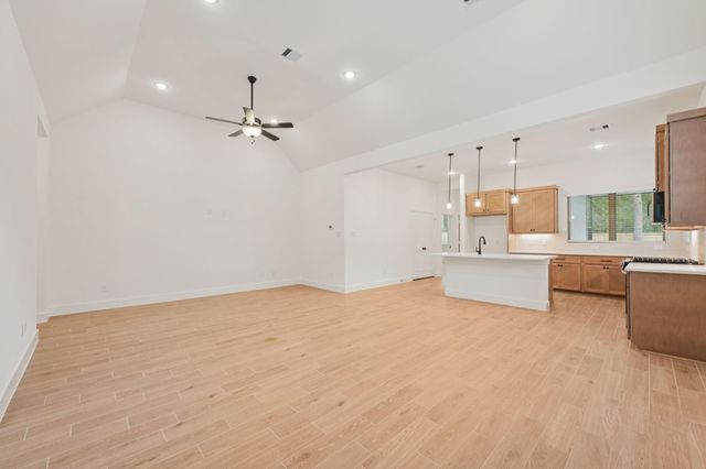 26249 E Outrider Banks Circle, Montgomery, TX 77316