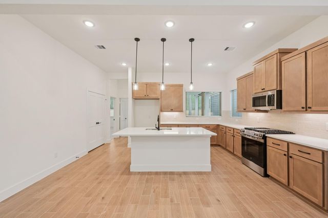 26249 E Outrider Banks Circle, Montgomery, TX 77316