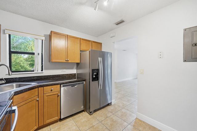 2486 NW 49th Terrace 762, Coconut Creek, FL 33063