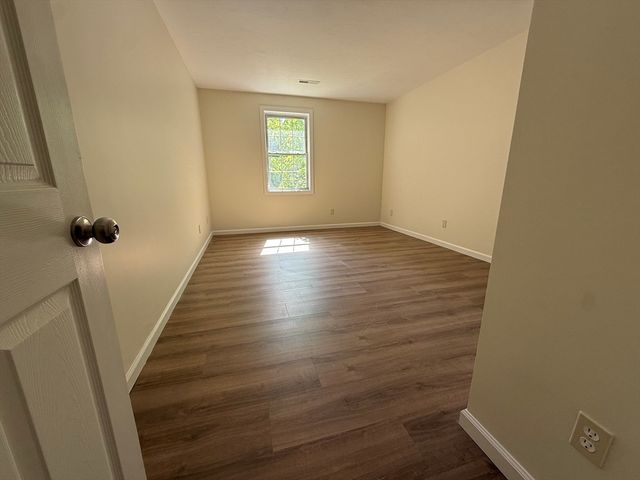 28 Crestview Dr LHS, Westborough, MA 01581