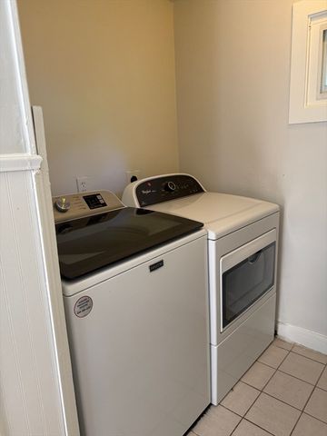 28 Crestview Dr LHS, Westborough, MA 01581