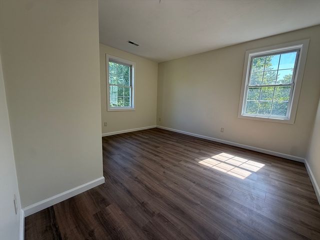 28 Crestview Dr LHS, Westborough, MA 01581