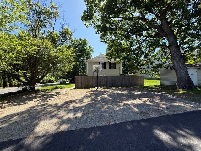 28 Crestview Dr LHS, Westborough, MA 01581