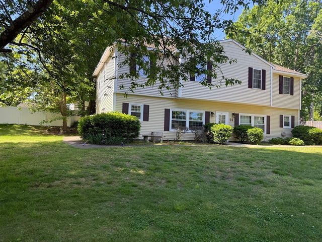 28 Crestview Dr LHS, Westborough, MA 01581