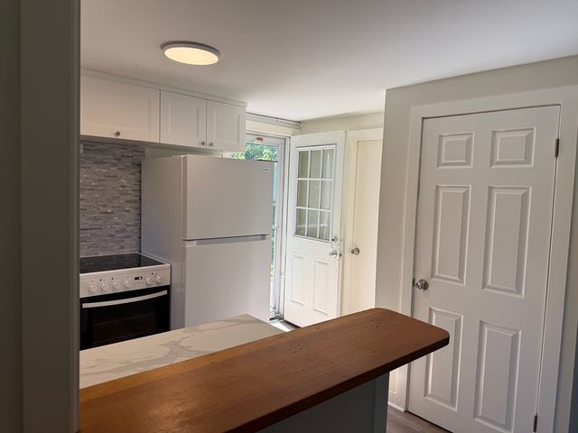 28 Crestview Dr LHS, Westborough, MA 01581