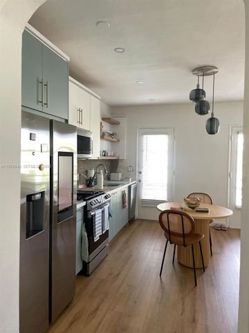 8600 Byron Ave 8600-9, Miami Beach, FL 33141